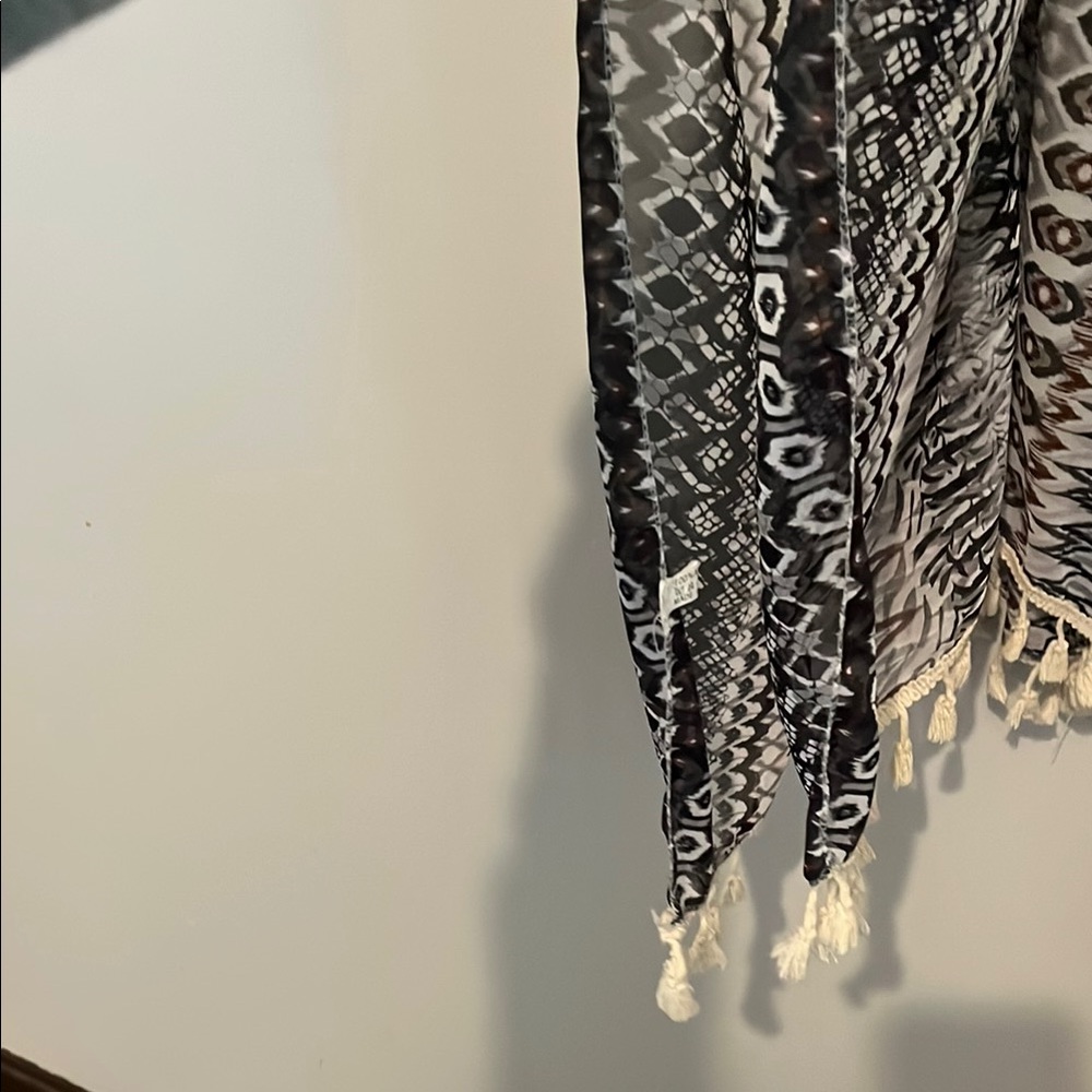 Patterned Black and White Kimono, women’s top, Fringe detail - Picture 2 of 7